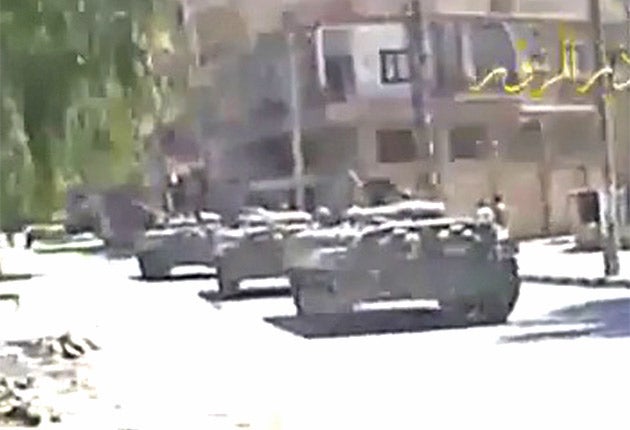 Amateur video claiming to show tanks in Deir el-Zour on Wednesday