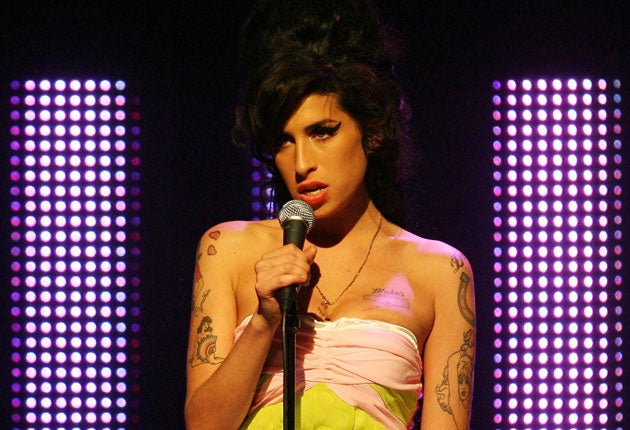 Amy Winehouse performs at the Mercury Music Awards in 2007