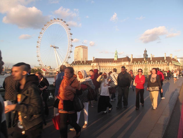 Bridge game: Visitors to London are being conned