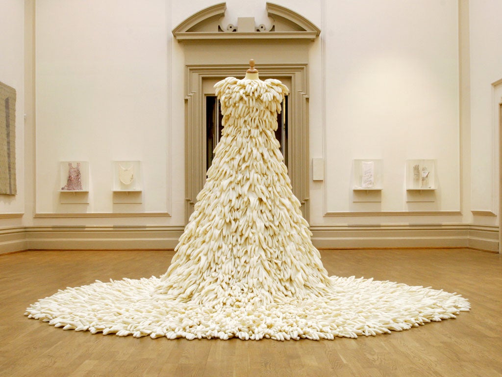 <p>A Mixture of Frailties<br />
2004</p>
<p>Dimension variable<br />
Household gloves, calico, tailor's dummy</p>