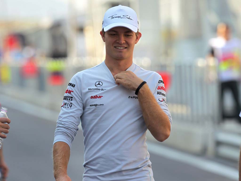 German driver Nico Rosberg has signed a new deal to keep him with Mercedes