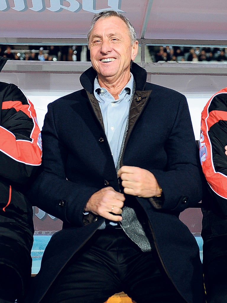 Johan Cruyff used his newspaper column to explain his comments about Edgar Davids' appointment