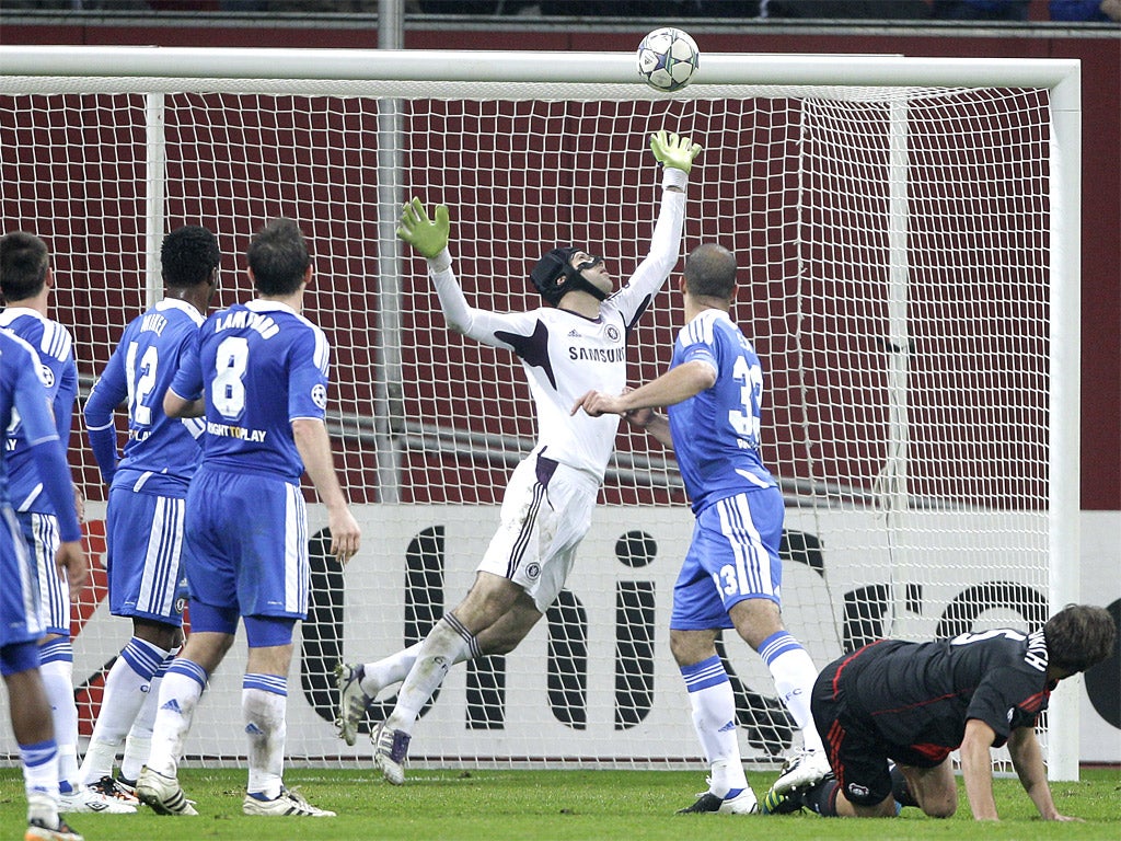 Manuel Friedrich's header beats Petr Cech