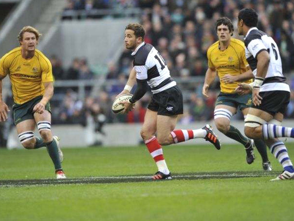 Danny Cipriani orchestrates a Barbarians attack