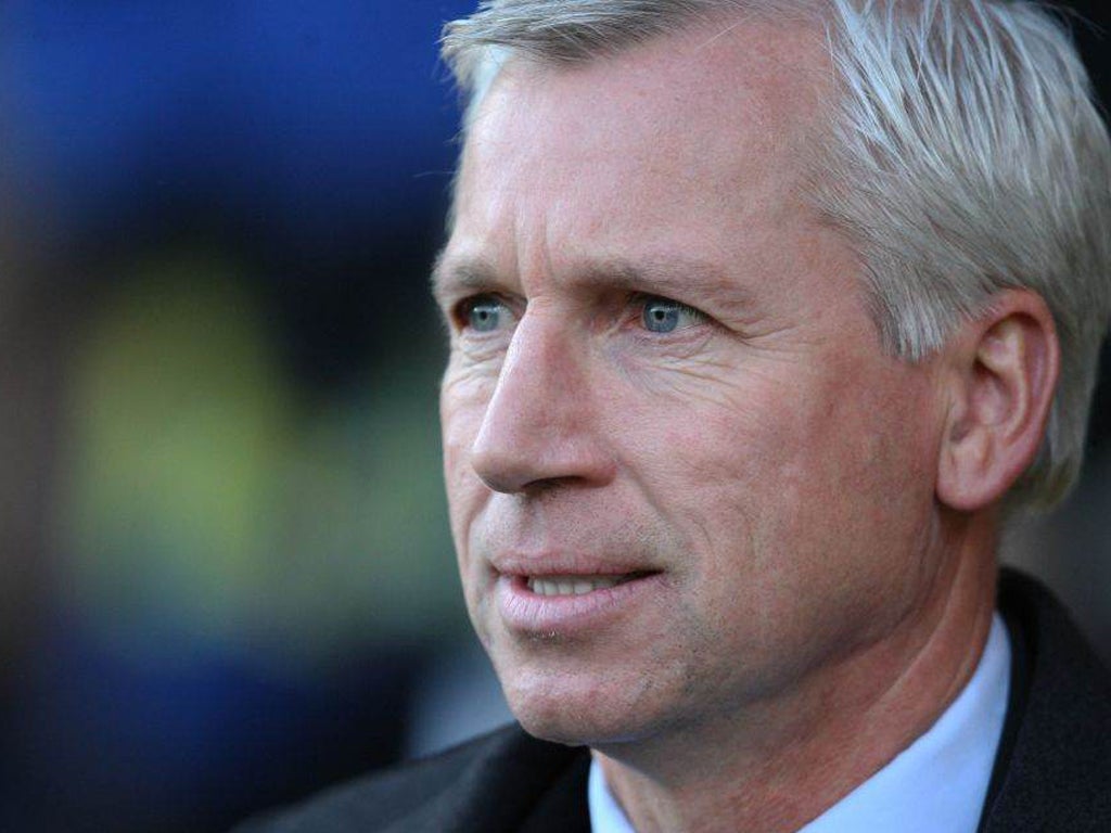 Alan Pardew hopes to keep hold of midfielder Cheik Tioté