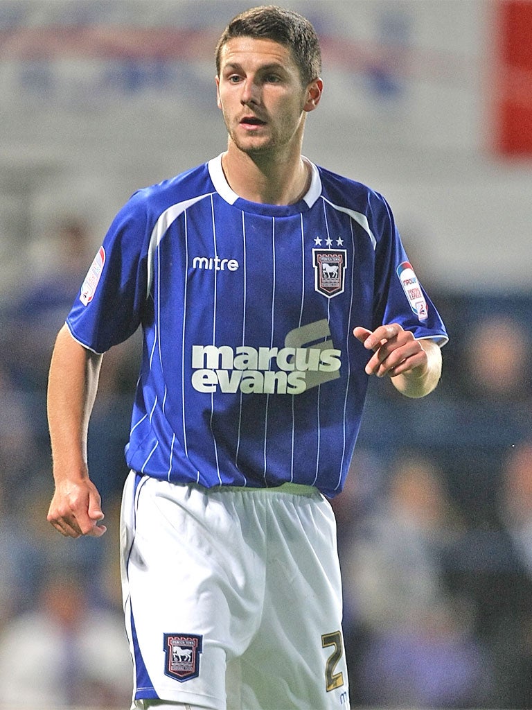 Defender Jack Ainsley has signed a new deal to stay at Ipswich Town