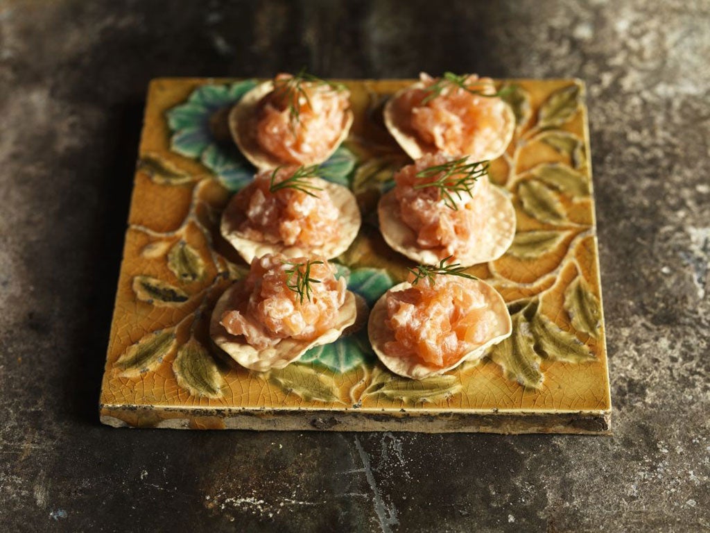 Smoked salmon tartare with avocado