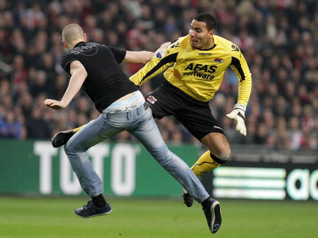 Esteban Alvarado blocks his attacker with a mid-air kick