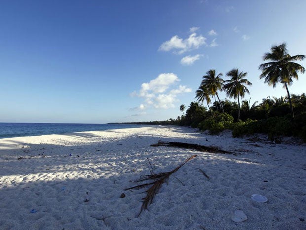 The president of the Maldives has ordered the country's resorts to reopen their spas