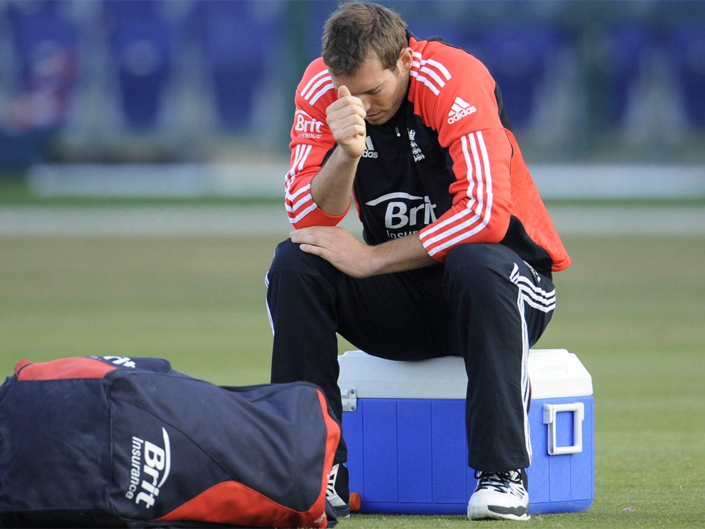 Disconsolate England paceman Chris Tremlett has to sit out practice and was withdrawn from the start of this morning's second Test