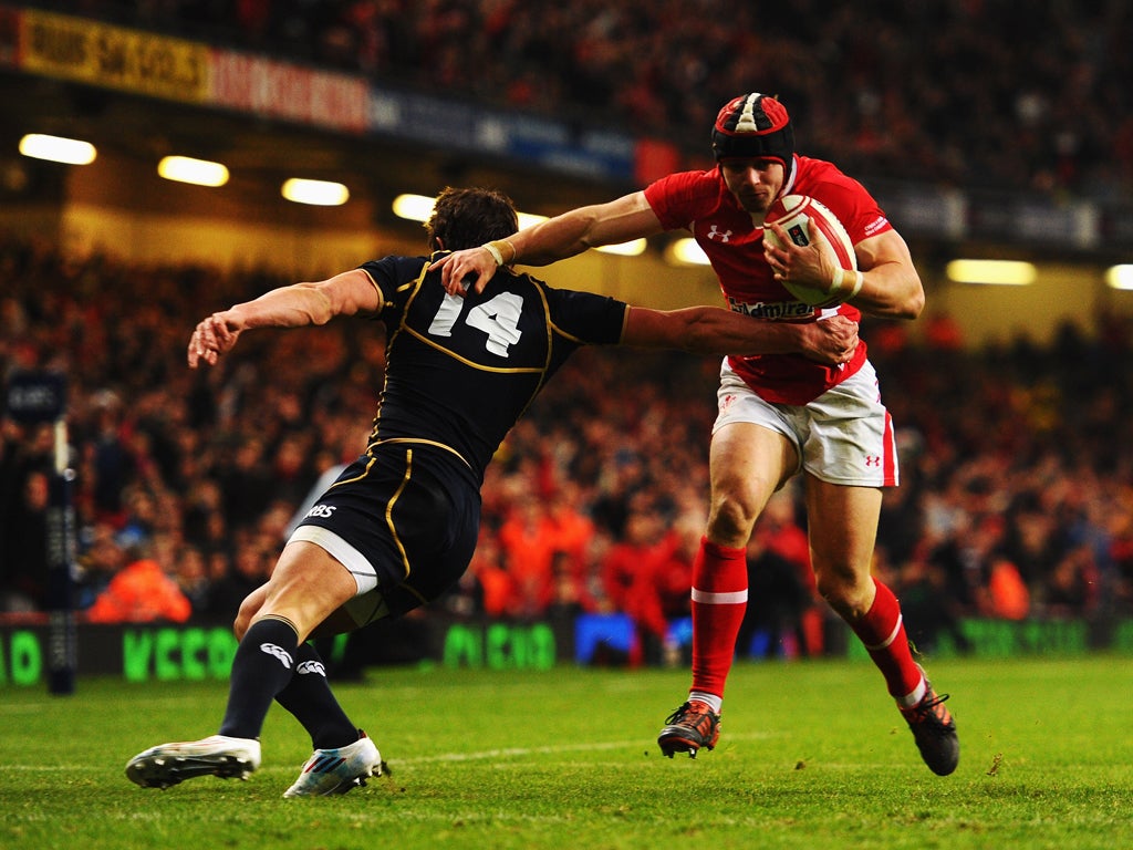 Leigh Halfpenny: Halfpenny had an excellent game both in attack and defence, scoring two tries and making Scotland pay on all but one occasion with the boot. 8/10