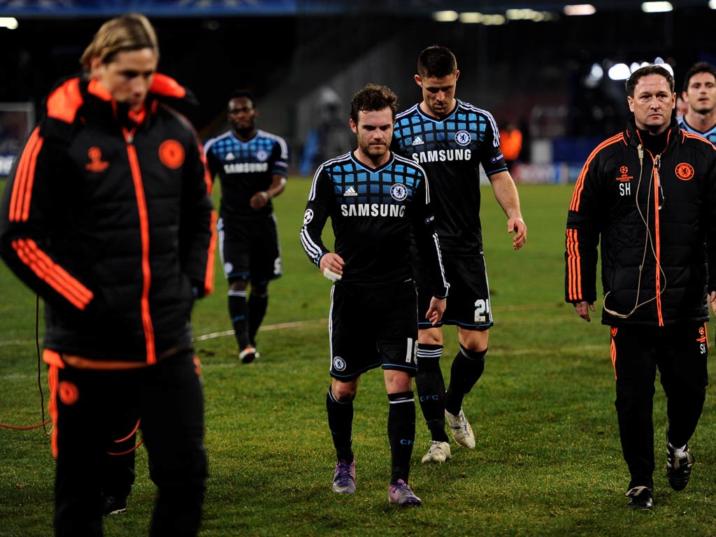 Gary Cahill trudges off the pitch after Chelsea's defeat