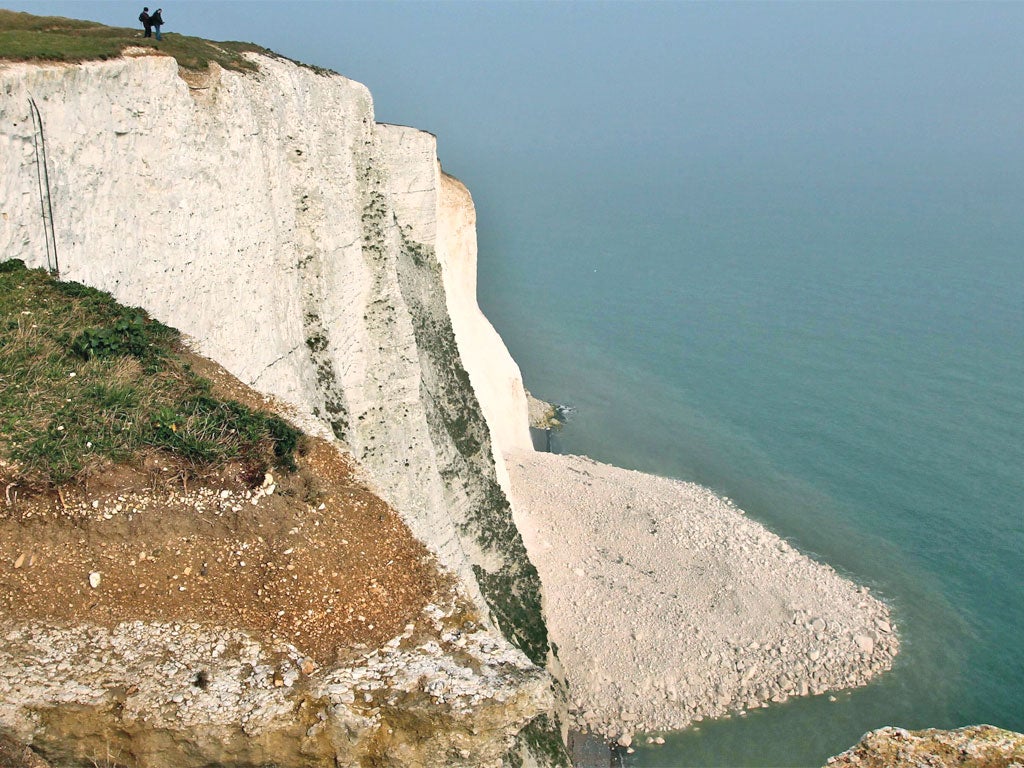 Tonnes of cliff-face sheared off near Crab Bay