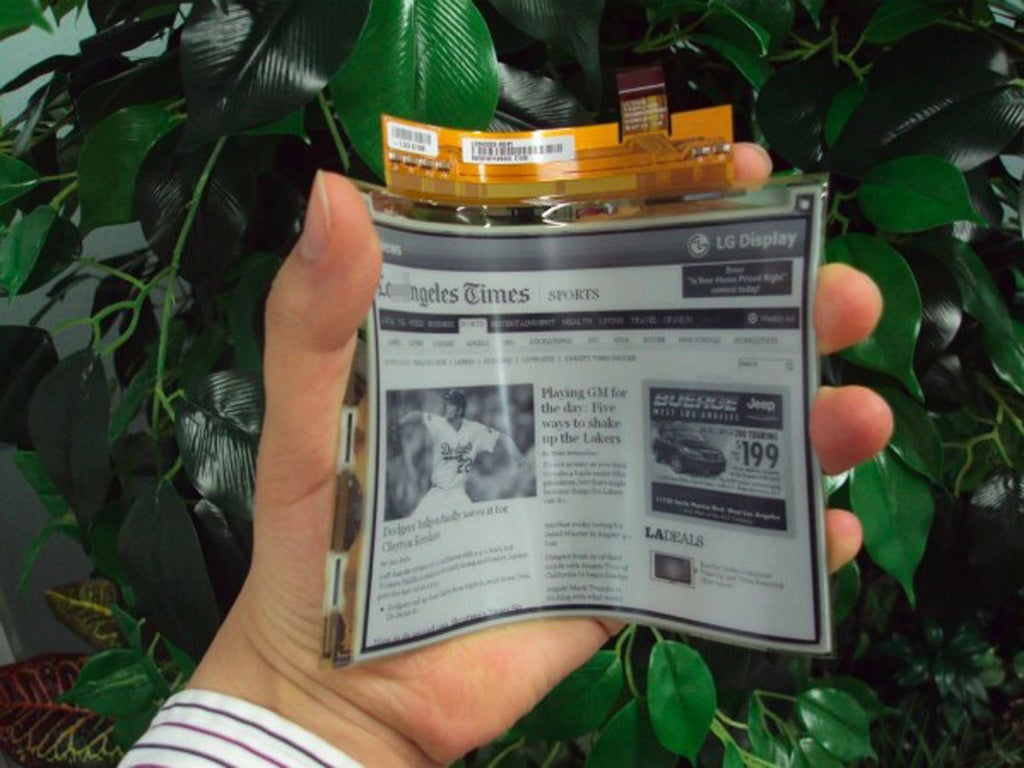 LG has announced a new plastic, flexible, e-ink display