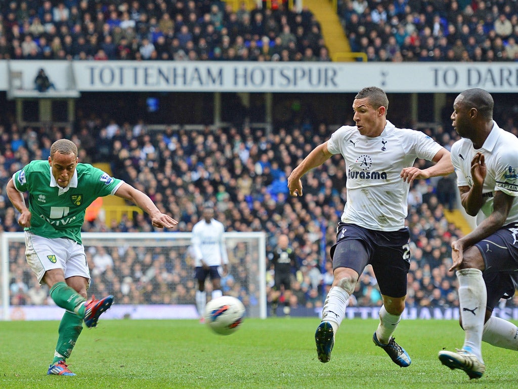 Elliott Bennett hammered a powerful drive through a sea of defenders