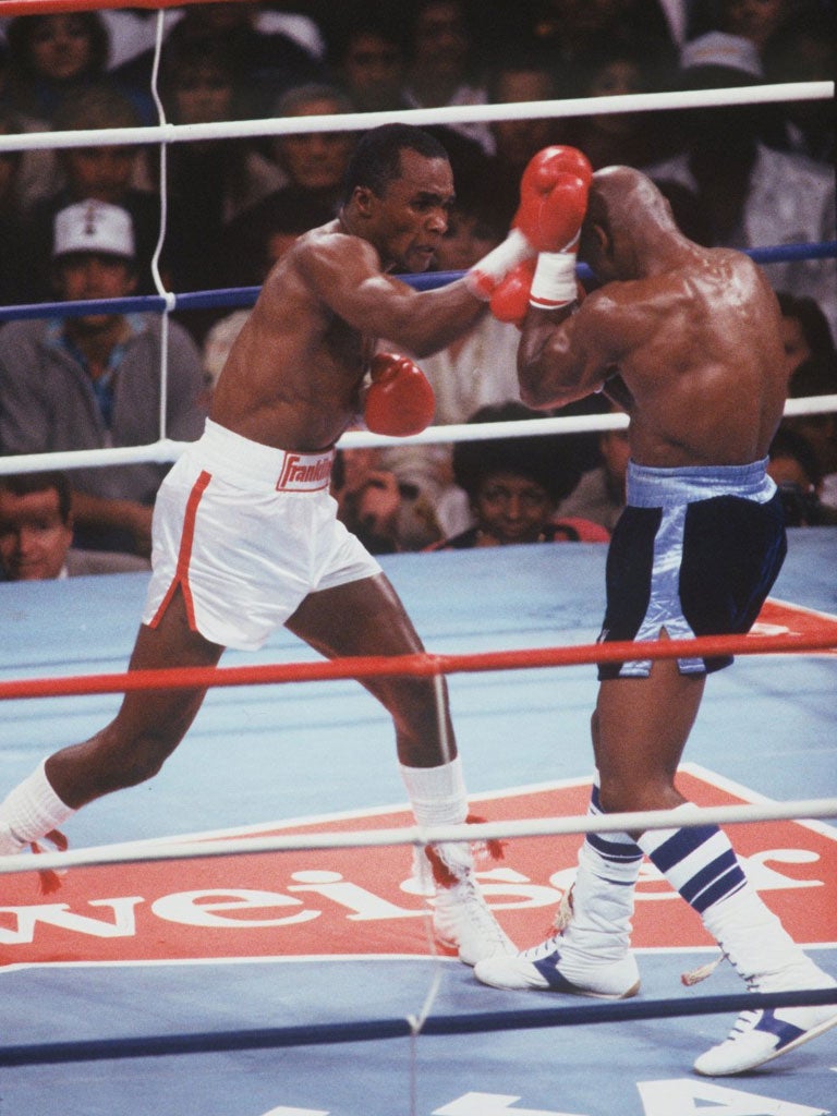 Sugar Ray Leonard throws a punch at Marvin Haglerin their 1987 bout