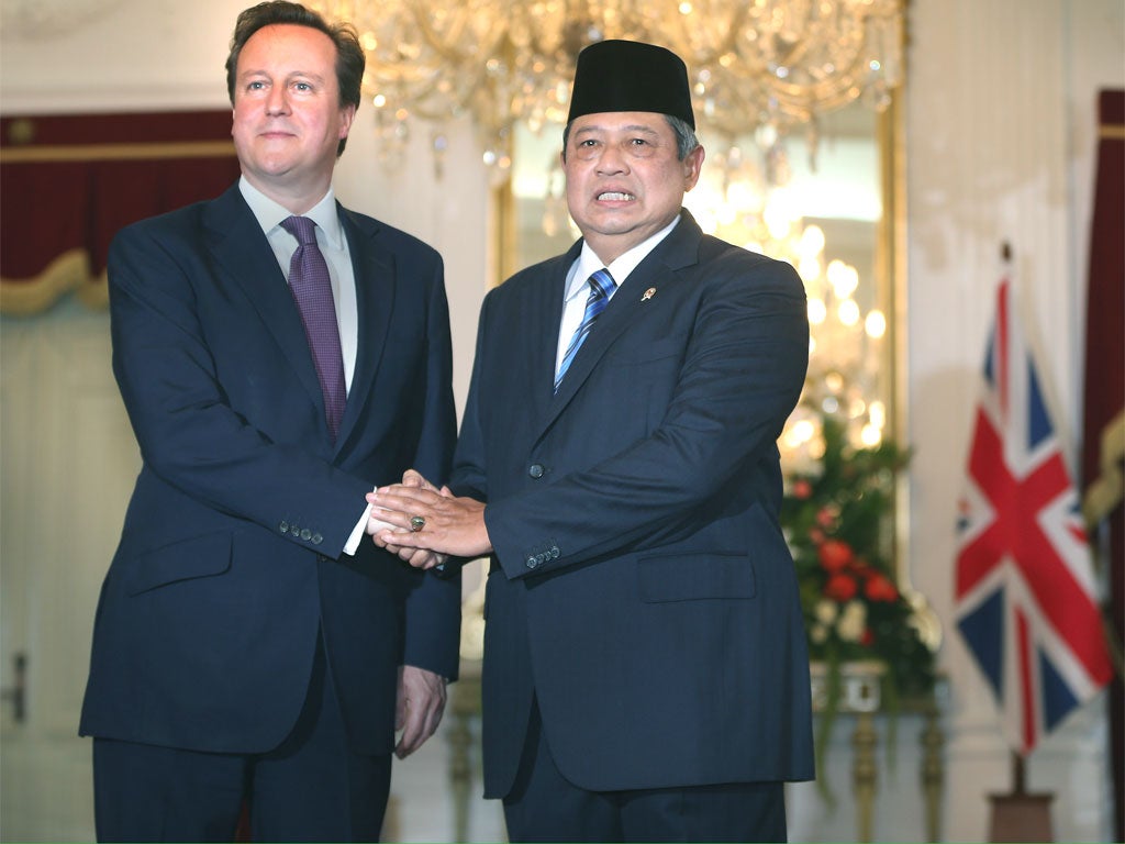 David Cameron meets President Susilo Bambang Yudhoyono in Jakarta