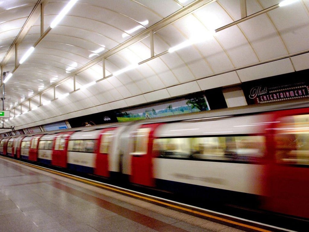 Twitter reports by the RMT union had claimed the obstruction had been caused by a tunnel collapse, however, the union later clarified that the incident had in fact been caused by a bump in the tunnel wall caused by rain water