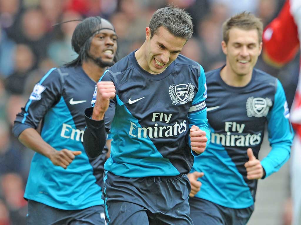 Robin van Persie equalises for Arsenal against Stoke