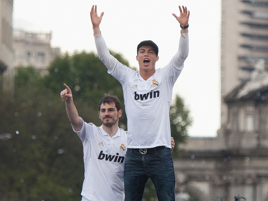 Iker Casillas: "I told you the 33 bus doesn't stop here." (04/05/12) To enter the current caption competition, click here.