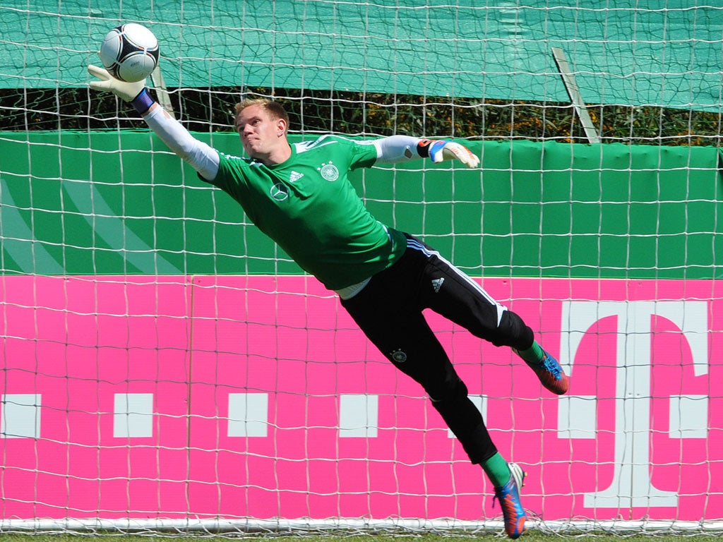 Manuel Neuer pictured training ahead of the Champions League final