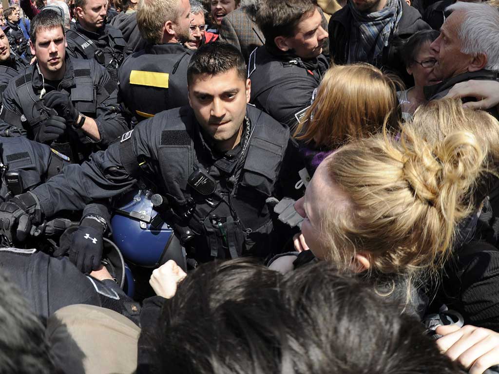Police in Frankfurt tackle austerity protesters