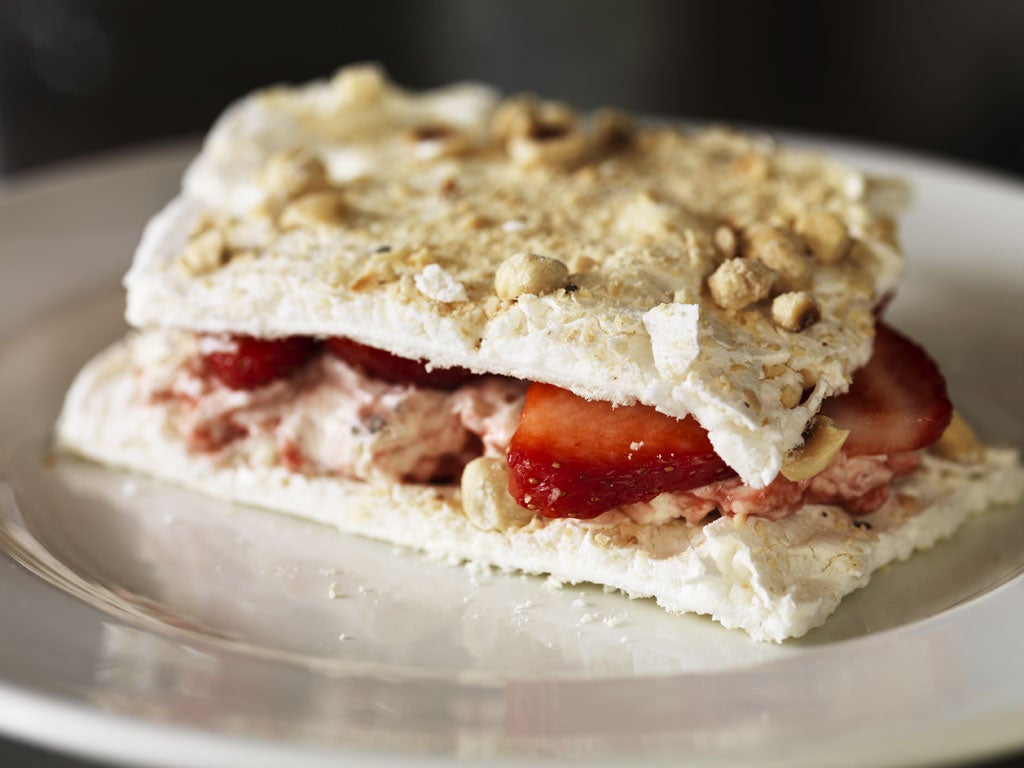 Strawberries with hazelnut meringue