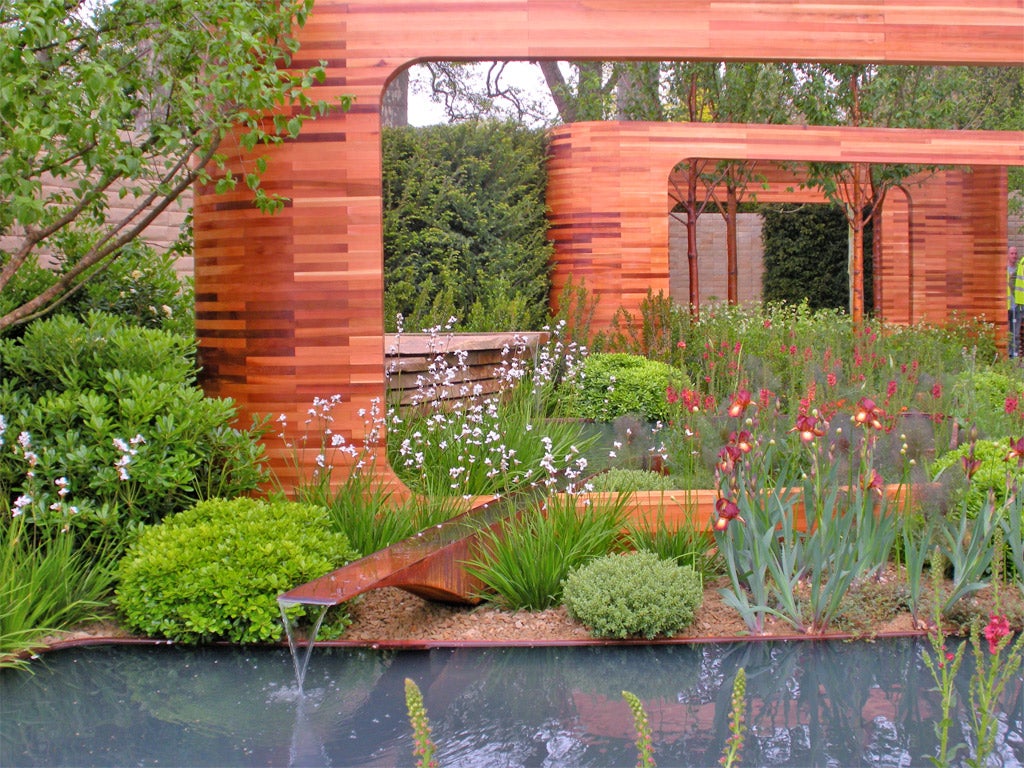 Joe Swift's winning garden features a palette of copper, green and white