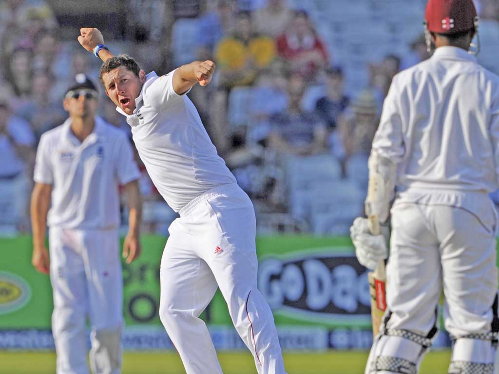Tim Bresnan claims the wicket of Denesh Ramdin