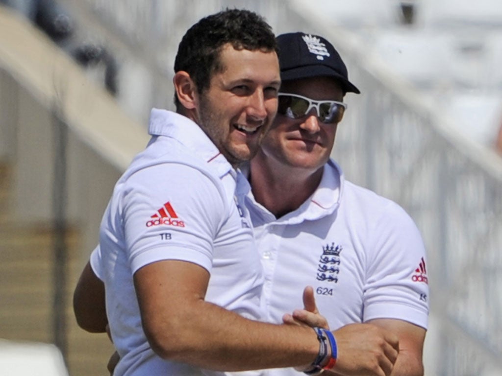 Tim Bresnan leads England to victory