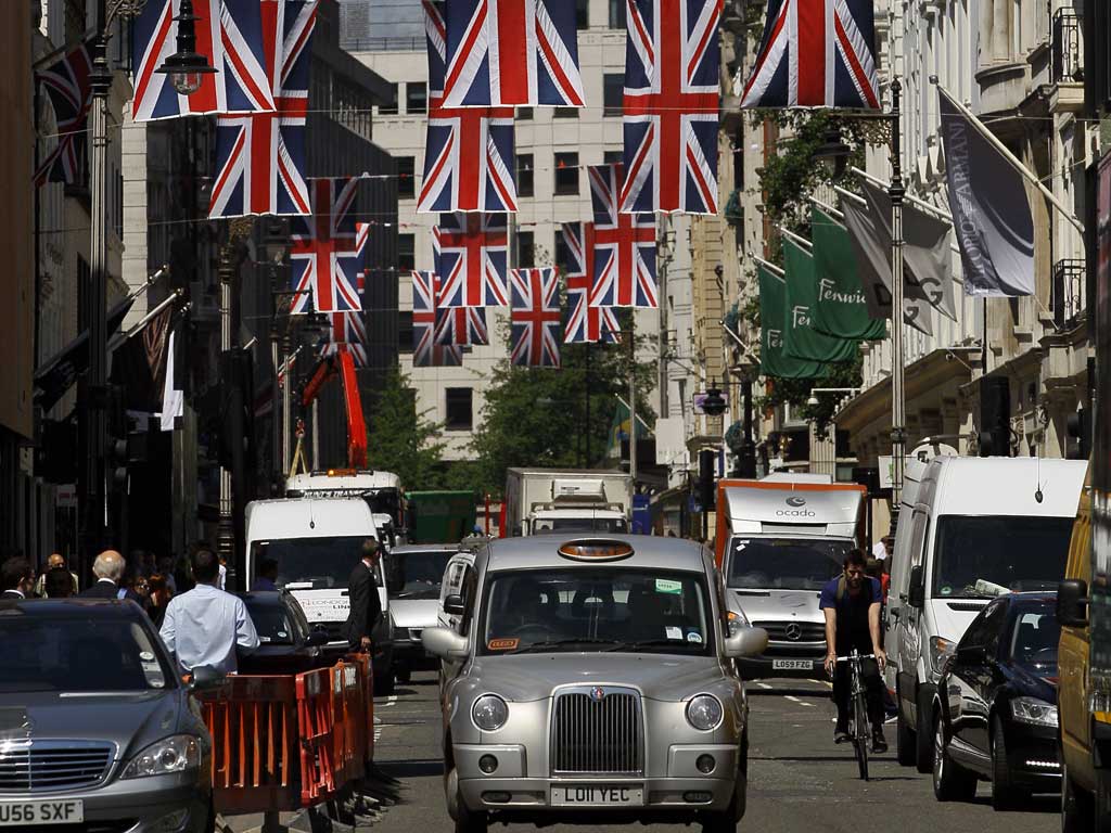 Regal aid: London gets ready for the Jubilee celebrations