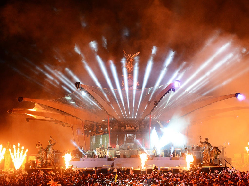 Fireworks at Buckingham Palace