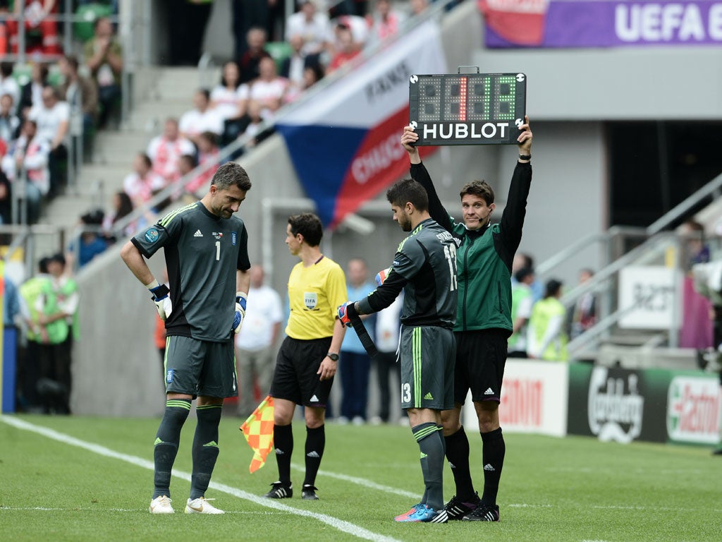 <b>GREECE</b><br/>
<b>Kostas Chalkias: </b>Will be disappointed not to get a firmer hand to Jiracek's first goal and the cross in the build up to the second goal. Shaky distribution and handling. Replaced by Sifakis after 21 minutes. Injured. 3/10