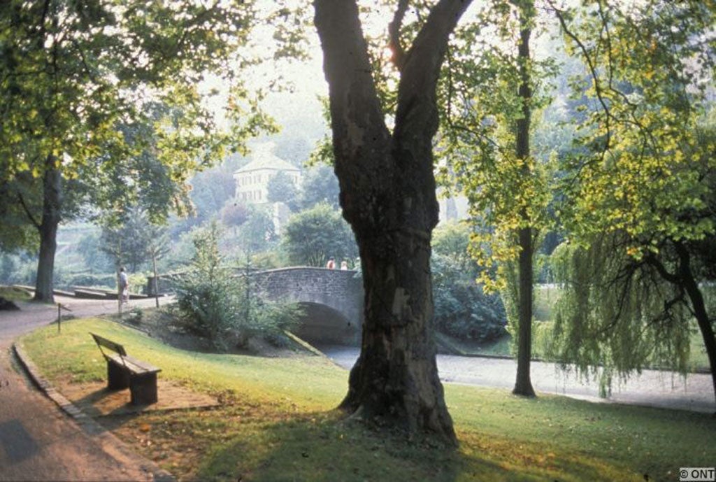 To the bridge: Vallée de la Pétrusse
