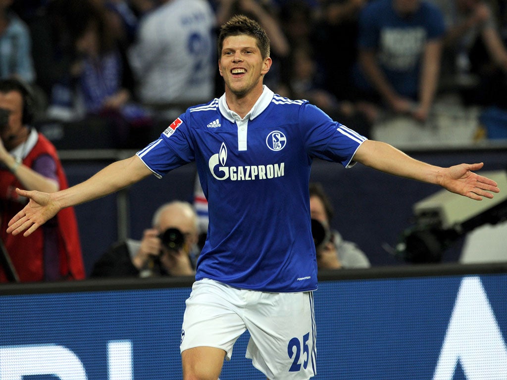 Klaas-Jan Huntelaar Klaas-Jan Huntelaar&#x2019;s general manager Hordst Heldt has confirmed that his player has a £17m buy-out clause in his contract, which has put several clubs on red-alert. Huntelaar does have a &#x20ac;20m b