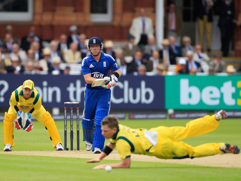 Ian Bell in action against Australia