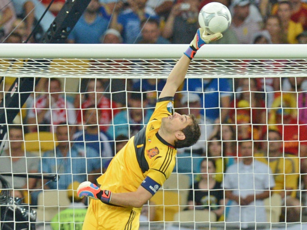 <b> Iker Casillas : </b> Made a number of crucial interceptions when Italy looked to cross the ball into the Spanish box, before making an important save from Antonio Di Natale just after half-time. Casillas also displayed his wonderful distribution to pick out Fabregas in the build-up to Jordi Alba’s goal. 8/10