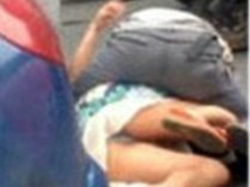 Passers-by said they attempted to pull Dong off Du, but said he was so ‘crazed’ that they were unable to.