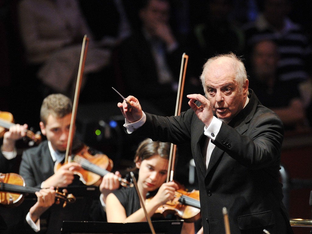 Daniel Barenboim conducting the WEDO