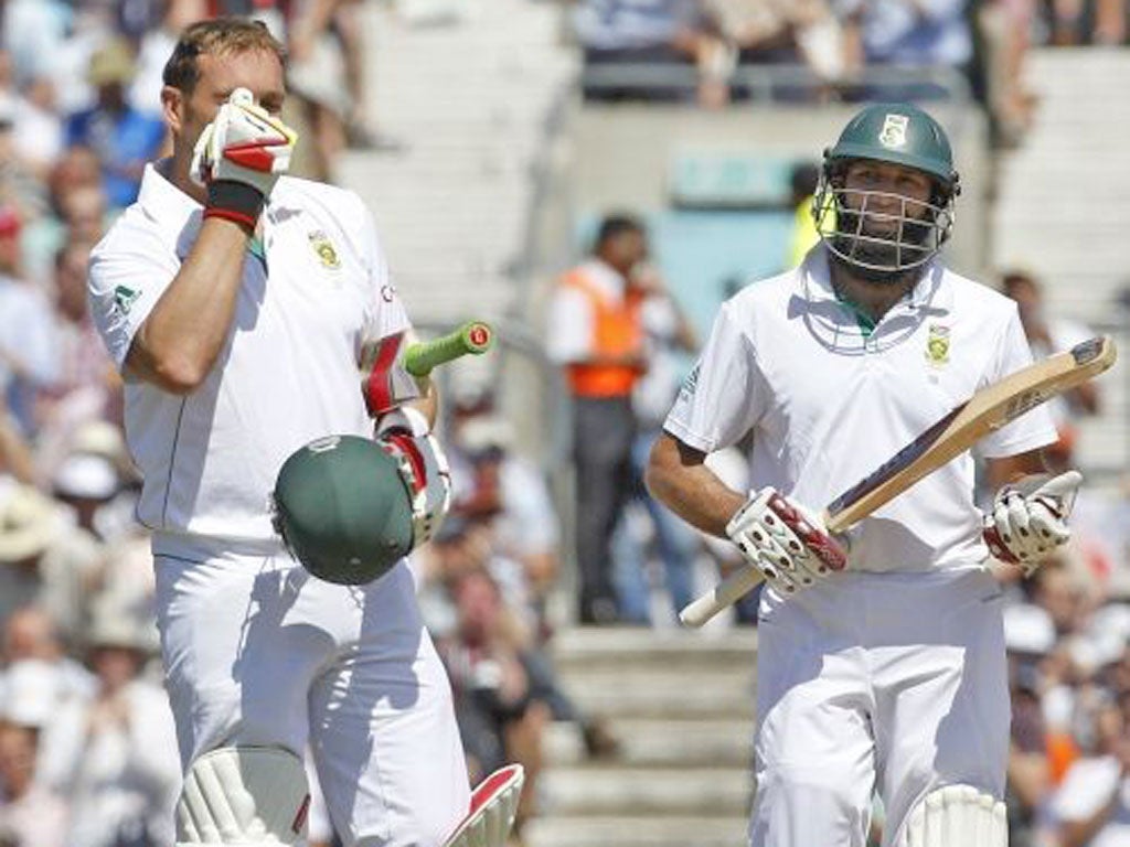 Jacques Kallis (left) dedicates his century to Mark Boucher