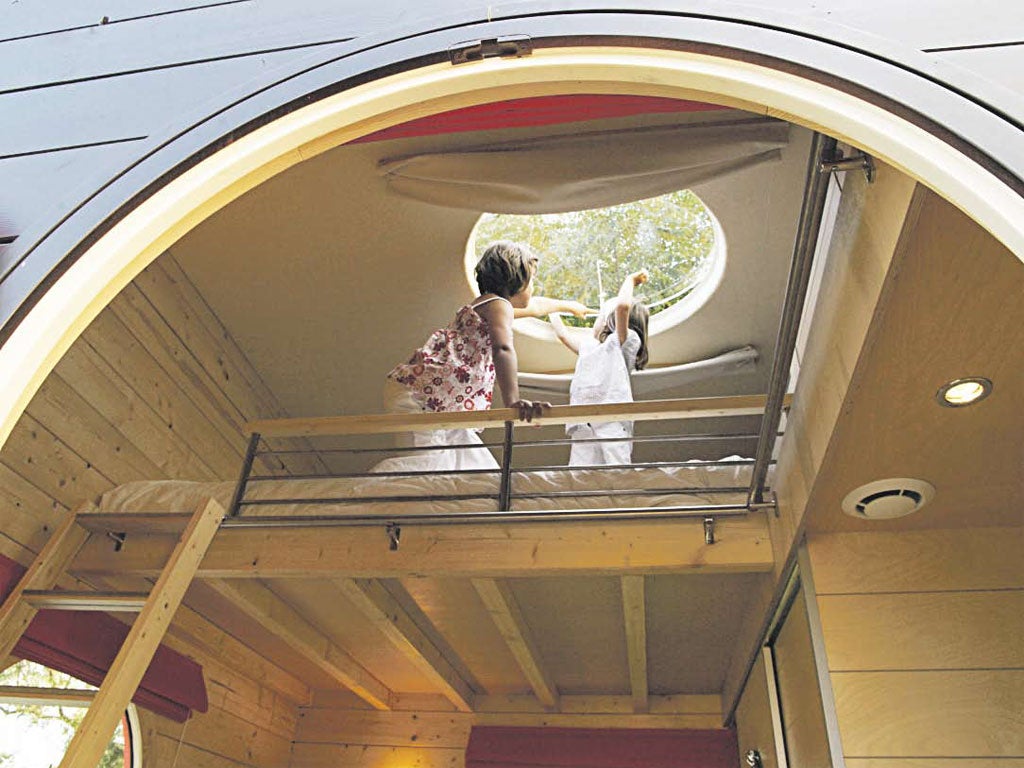 Looking up: inside one of the Carré d’étoiles cabins