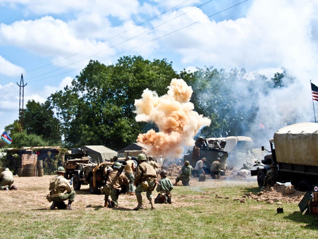 A scene from Kelly's Heroes re-enacted at the War and Peace show