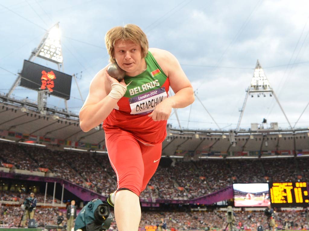 Nadzeya Ostapchuk on her way to winning the gold medal