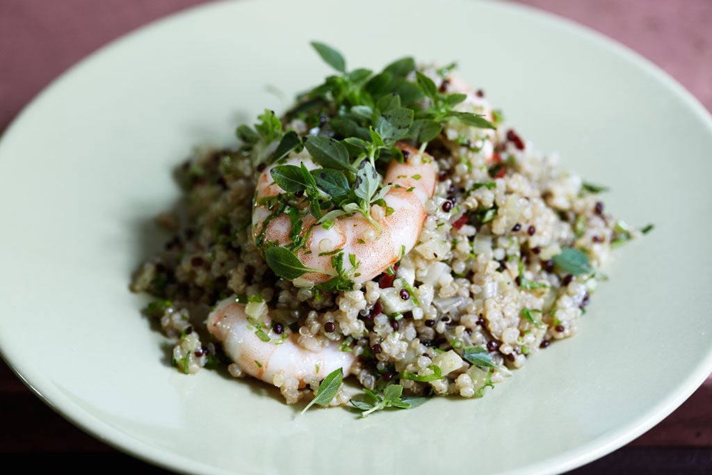 Quinoa with fennel, prawns and chilli