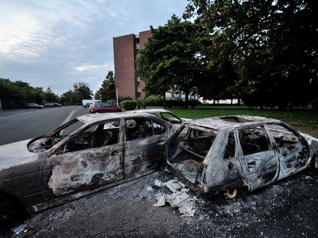 Cars damaged during the Amiens riots