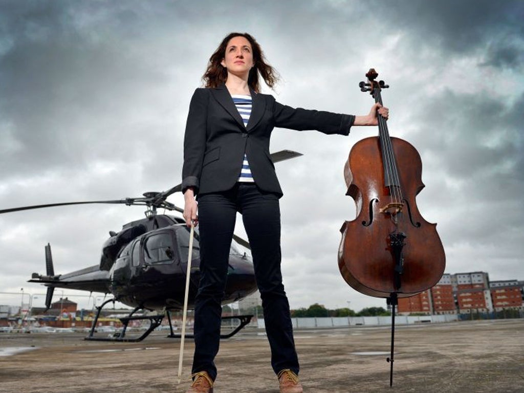 Cellist Laura Moody prepares for take-off in 'Mittwoch'