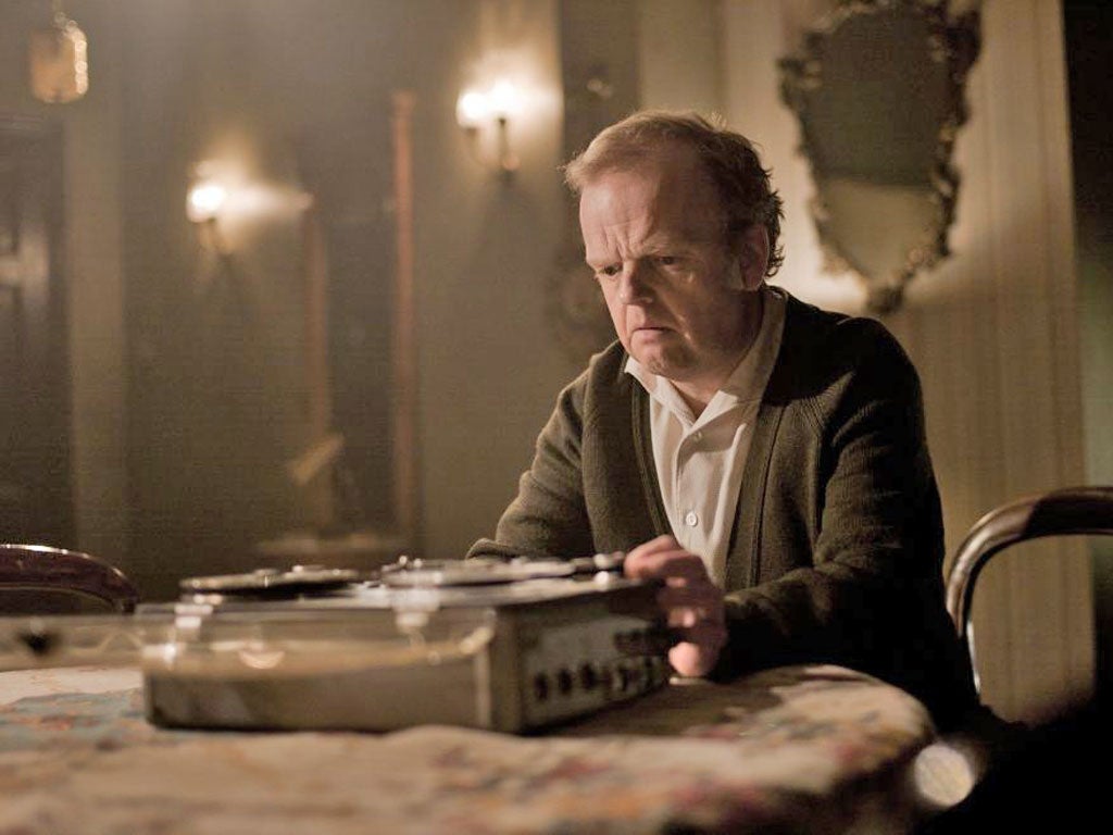 Listen up: in ‘Berberian Sound Studio’, Toby Jones plays an English acoustic engineer working on a trashy Italian horror film