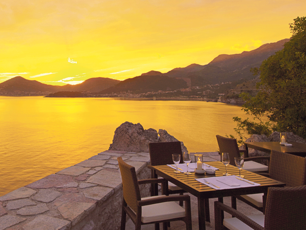 Sun arise:Aman Sveti Stefan,Montenegro