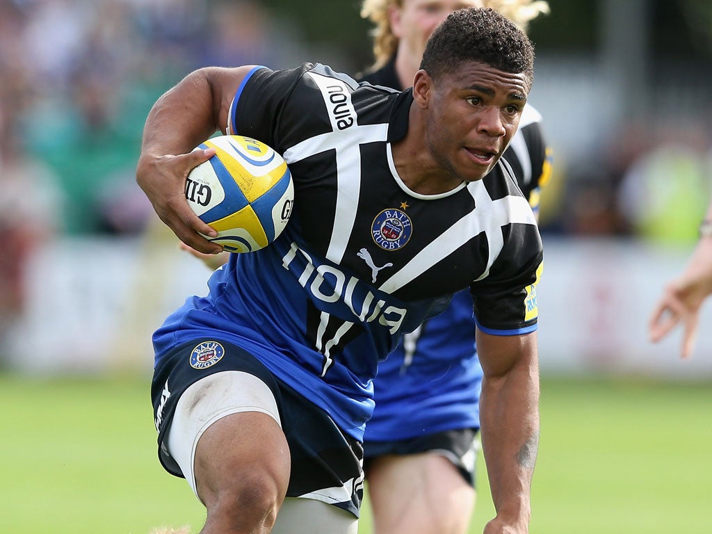 Eye for a try: Kyle Eastmond of Bath breaks clear to score