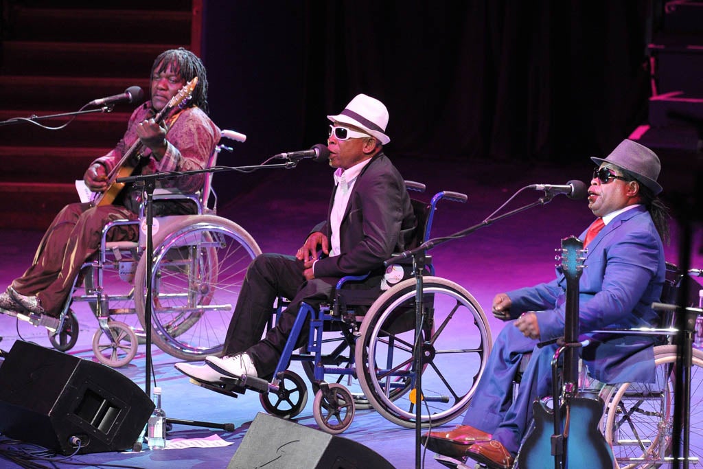 Staff Benda Bilili: left to flounder